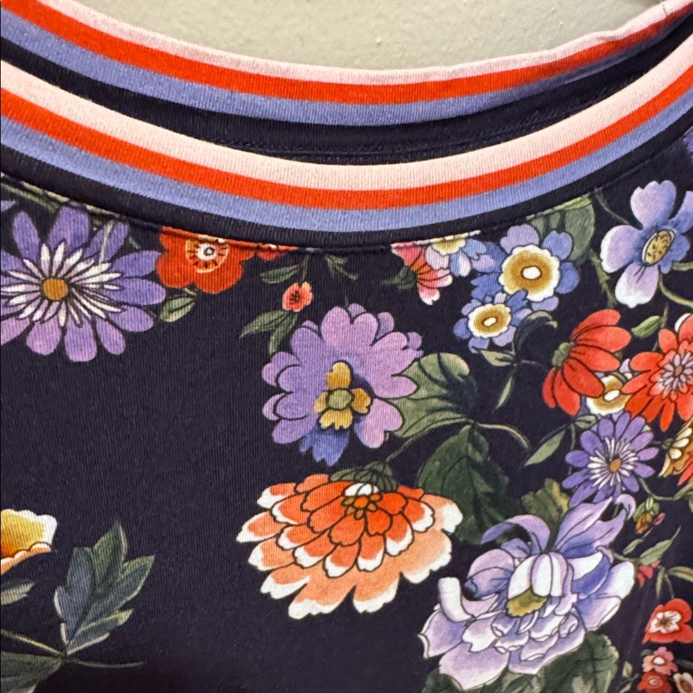 Johnny Was 🌺 Janie Favorite Floral Print Tee - Picture 9 of 9